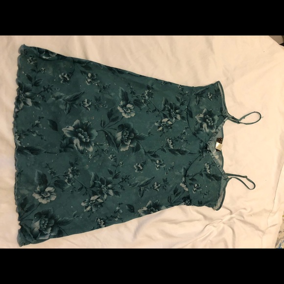 Woman - Picture 2 of 5